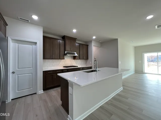 a picture of a bathroom