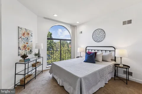 $962,500 | 406 15th Street Southeast, Washington, DC 20003