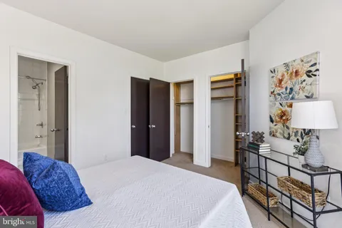 $962,500 | 406 15th Street Southeast, Washington, DC 20003