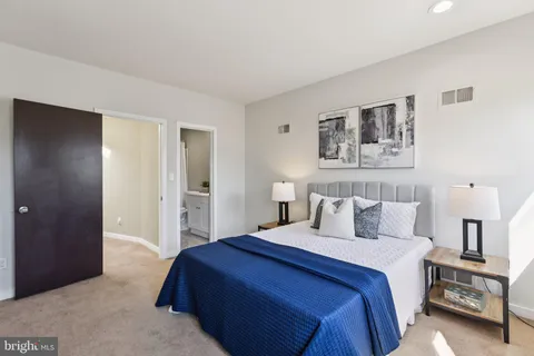 $962,500 | 406 15th Street Southeast, Washington, DC 20003