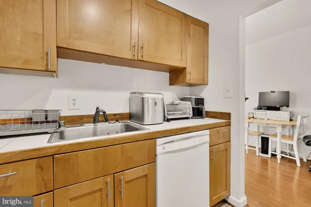 $962,500 | 406 15th Street Southeast, Washington, DC 20003