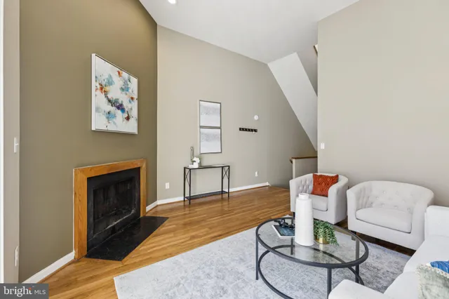 $962,500 | 406 15th Street Southeast, Washington, DC 20003