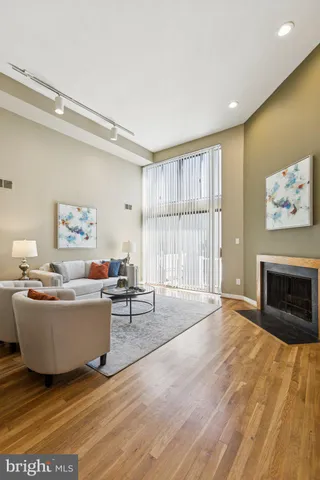 $962,500 | 406 15th Street Southeast, Washington, DC 20003