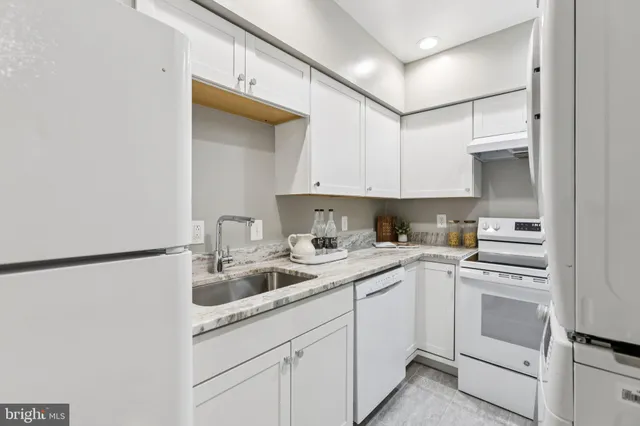 $962,500 | 406 15th Street Southeast, Washington, DC 20003