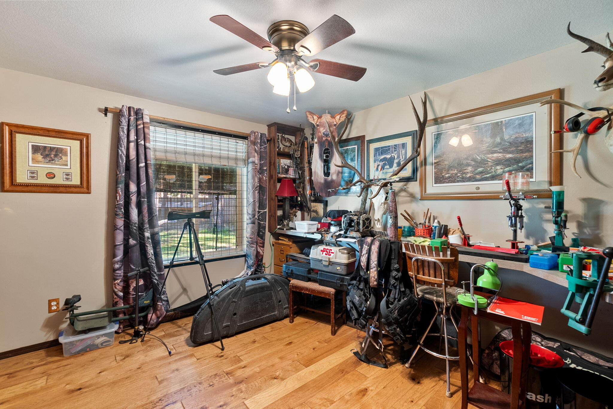 19275 Cherokee Road Bend, OR 97702 - Photo 27 of 47 26-web-or-mls-Riley Visuals-26