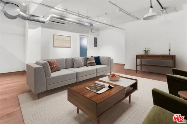 $5,500 | 510 South Hewitt Street, Unit 102, Los Angeles, CA 90013