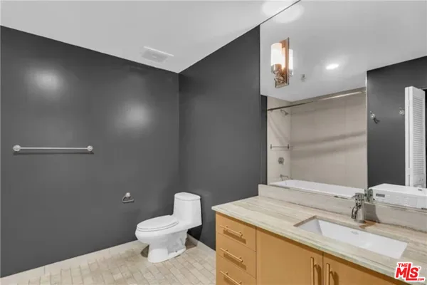 $5,500 | 510 South Hewitt Street, Unit 102, Los Angeles, CA 90013
