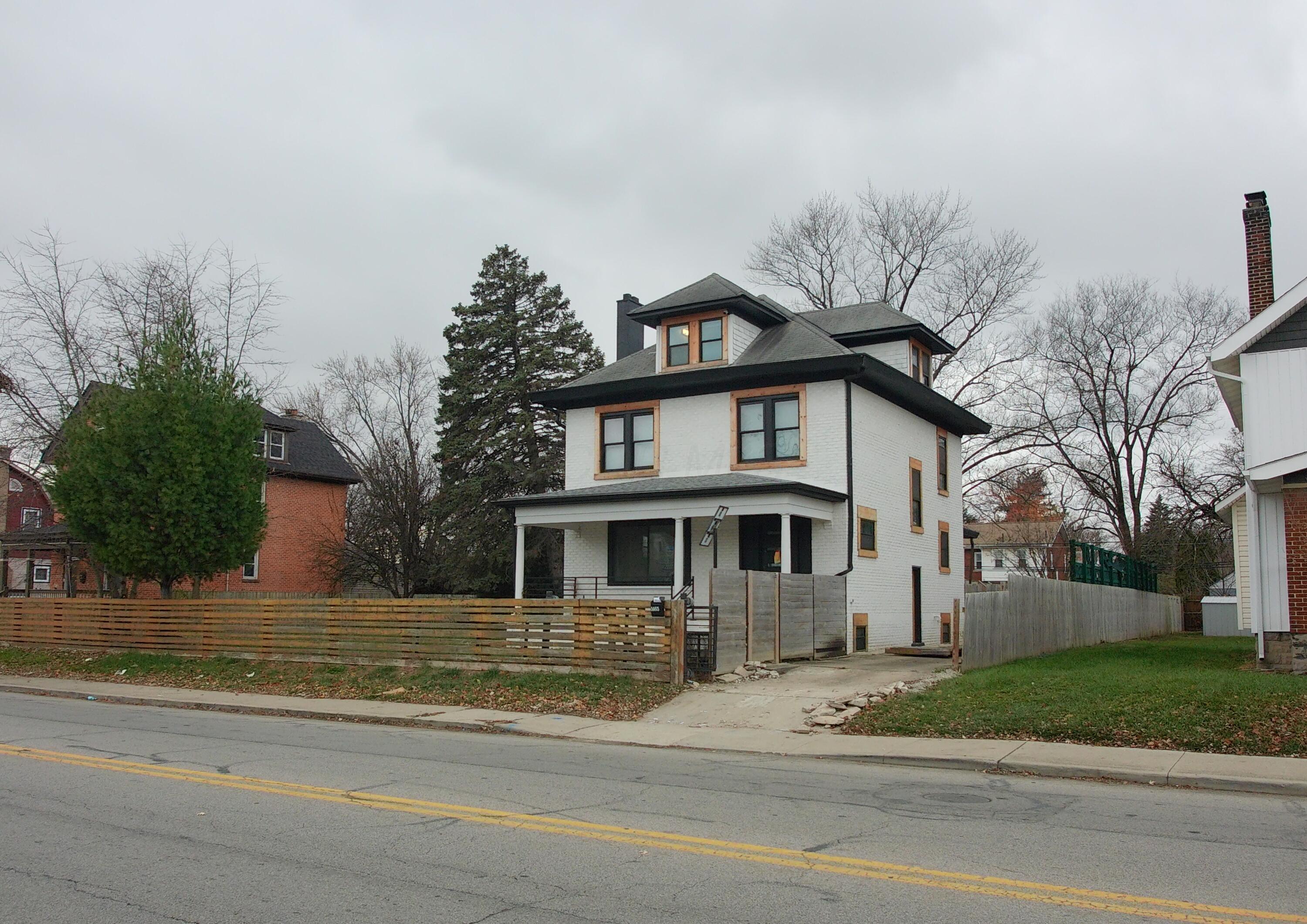 1465 Lockbourne Road Columbus, OH 43206 - Photo 2 of 24 2