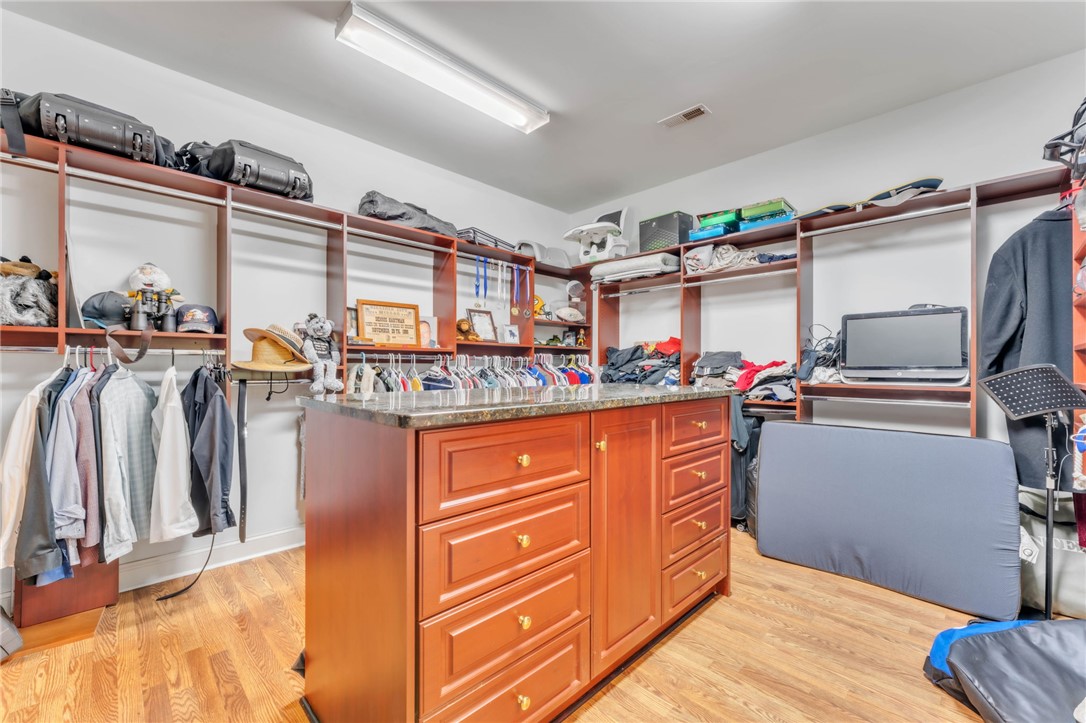 136 Buckland Drive Anderson, SC 29621 - Photo 17 of 30 Primary Walk in closet