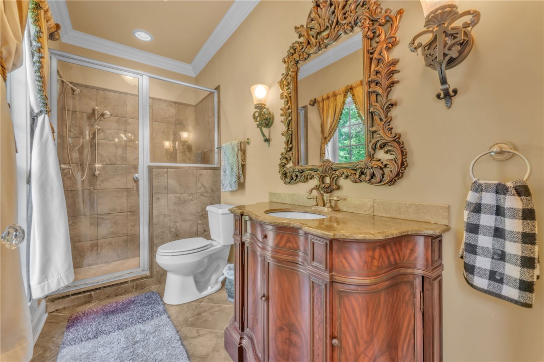 136 Buckland Drive Anderson, SC 29621 - Photo 21 of 30 Secondary Bathroom