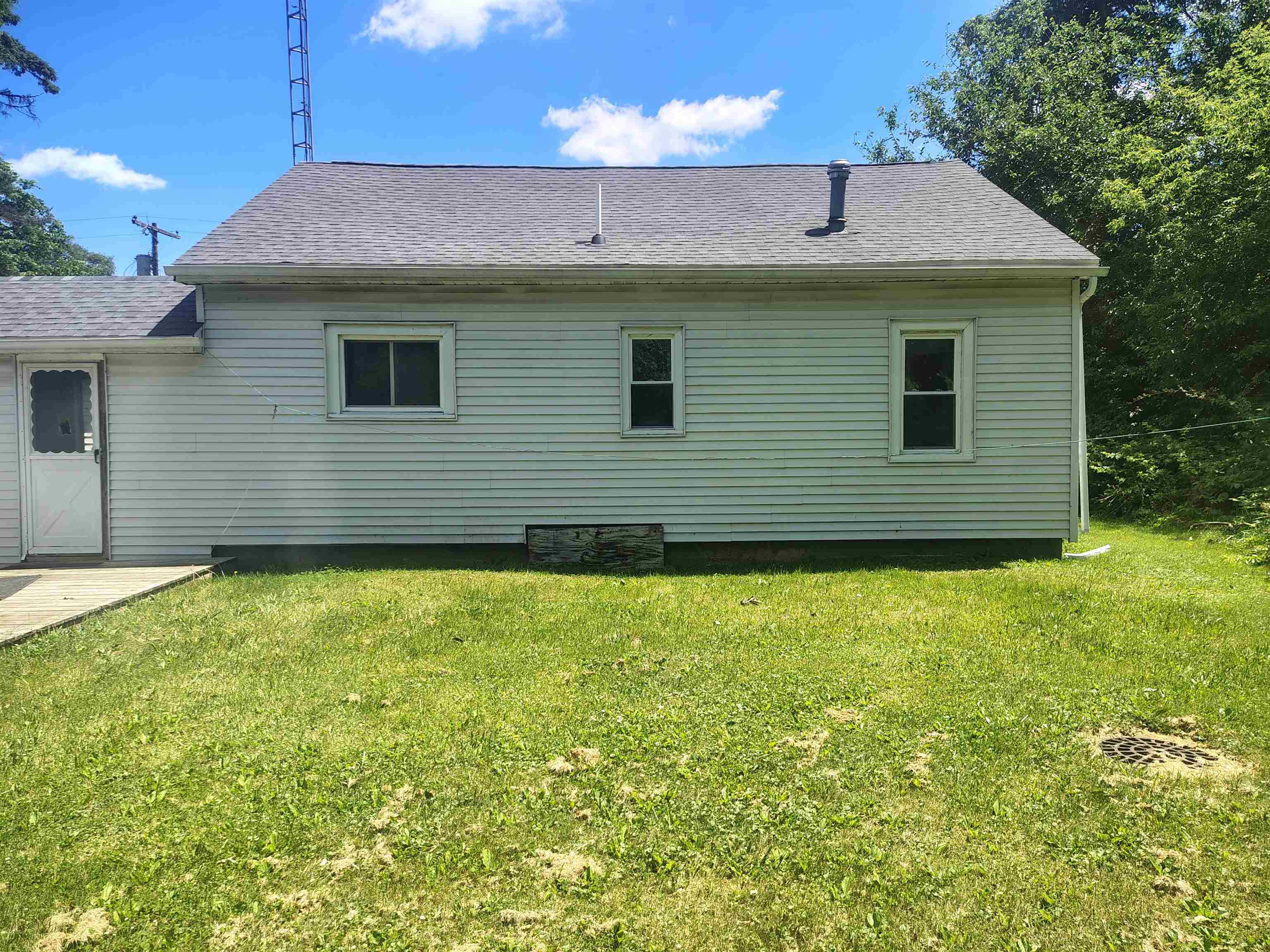 210 Doepker Road Owosso, MI 48867 - Photo 7 of 33