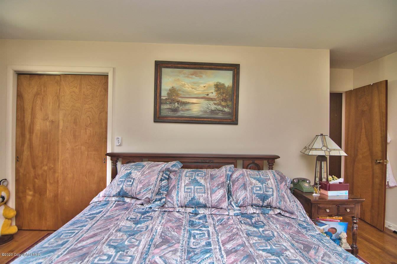 121 Summit Road Swiftwater, PA 18370 - Photo 27 of 84 Master bedroom