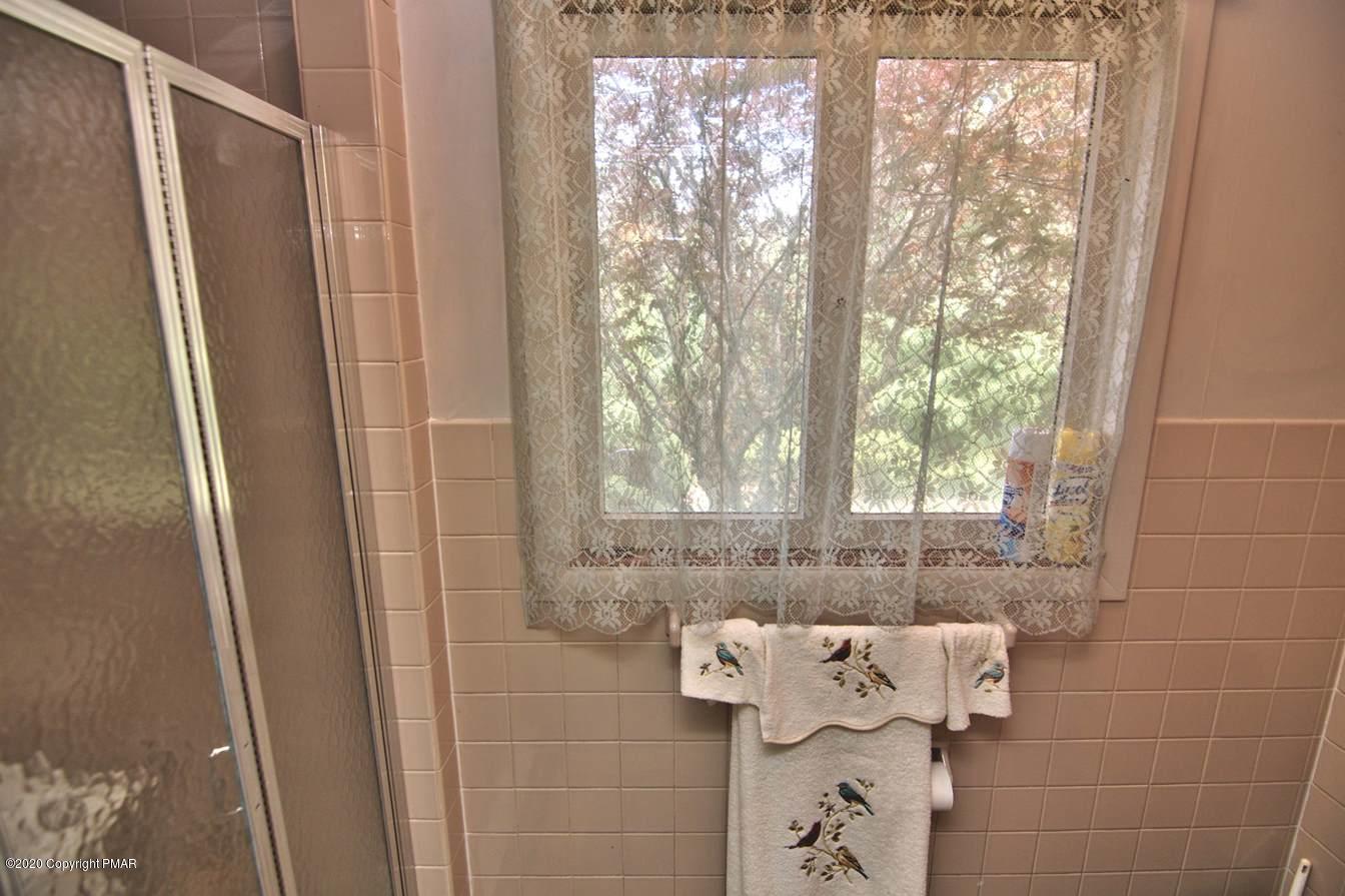 121 Summit Road Swiftwater, PA 18370 - Photo 34 of 84 2nd Bathroom