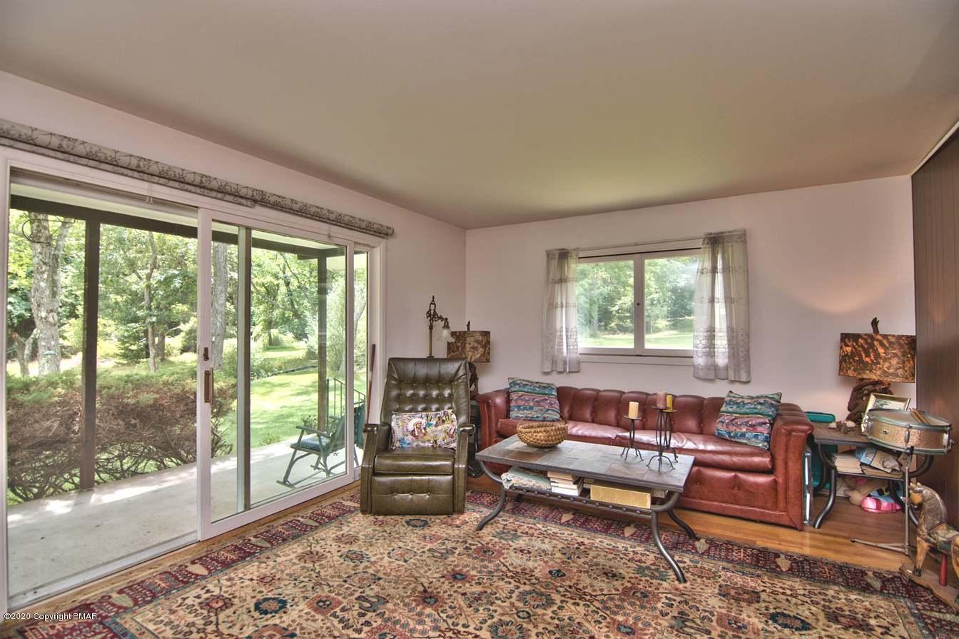 121 Summit Road Swiftwater, PA 18370 - Photo 7 of 84 Family room