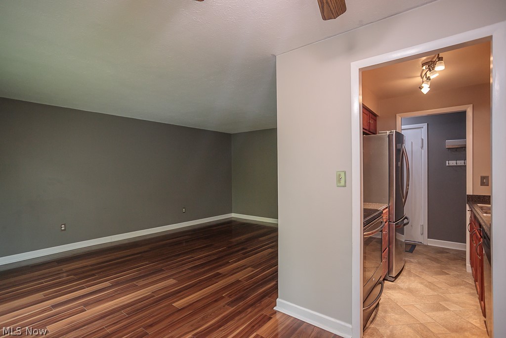 20312 Lorain Road, Unit 309 Cleveland, OH 44126 - Photo 9 of 33