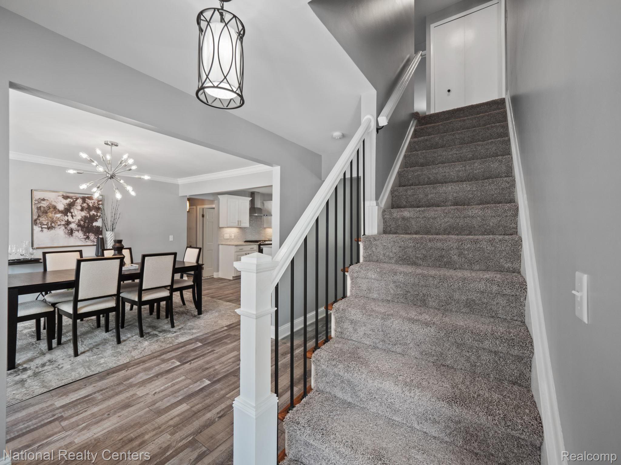 755 Lake Forest Road Rochester, MI 48309 - Photo 46 of 66 Stairway/Hallway/Foyer/Din-Rm