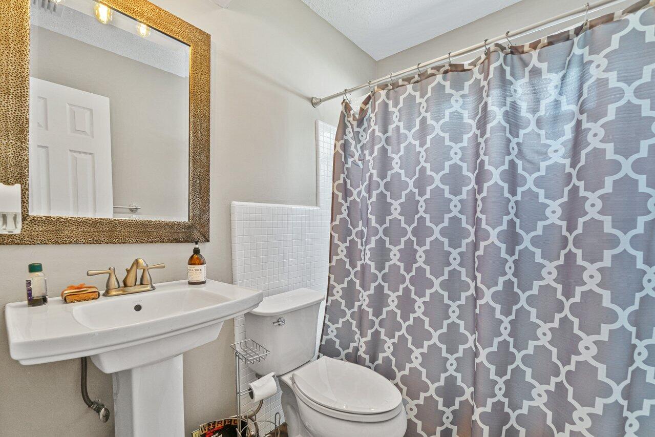 501 Southwest 8th Terrace Boca Raton, FL 33486 - Photo 21 of 31 020-501Southwest8thTerrace-BocaRaton-FL-