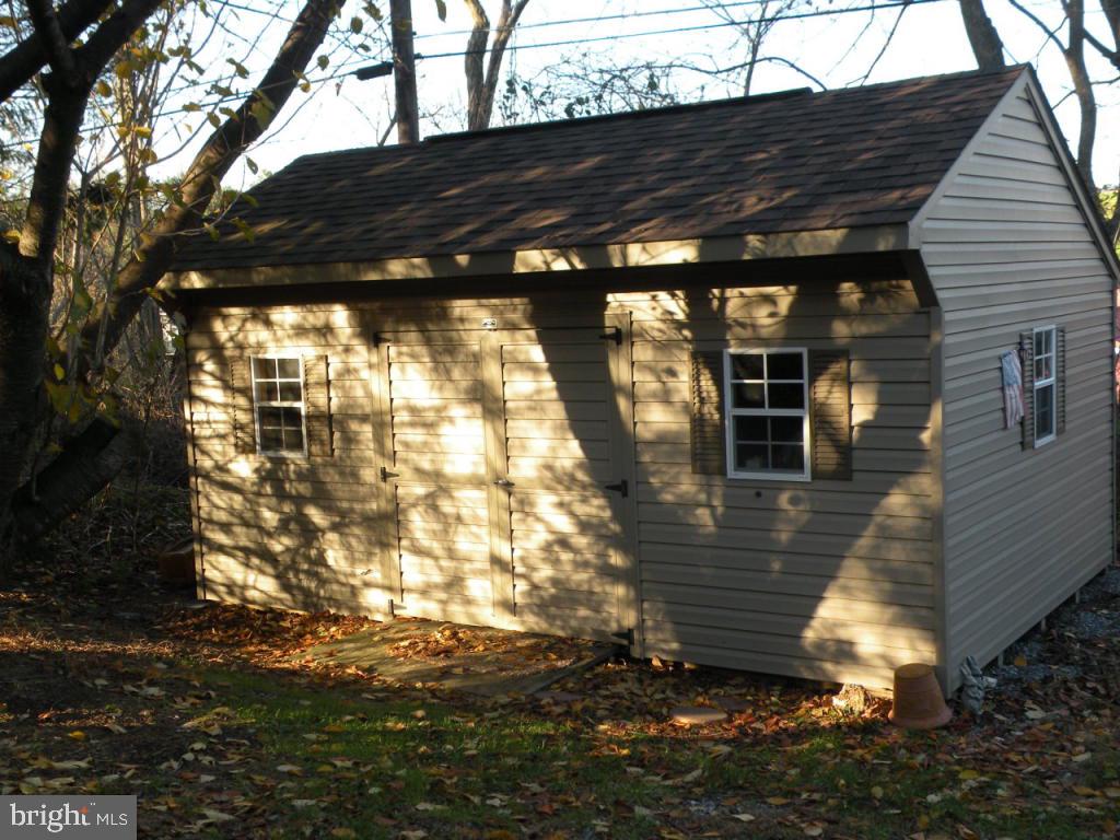 236 Zartman Mill Road Lititz, PA 17543 - Photo 6 of 22