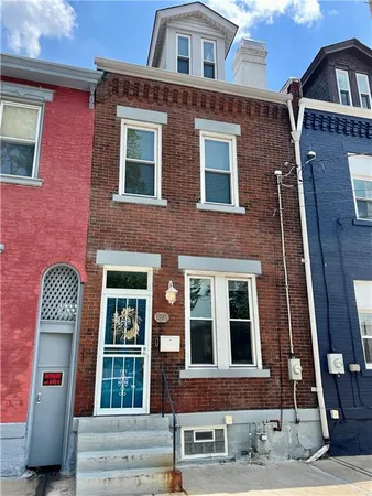 $3,300 | 3813 Foster Street, Pittsburgh, PA 15201