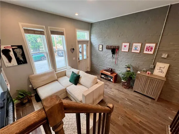 $3,300 | 3813 Foster Street, Pittsburgh, PA 15201