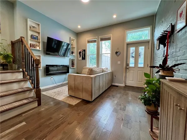 $3,300 | 3813 Foster Street, Pittsburgh, PA 15201