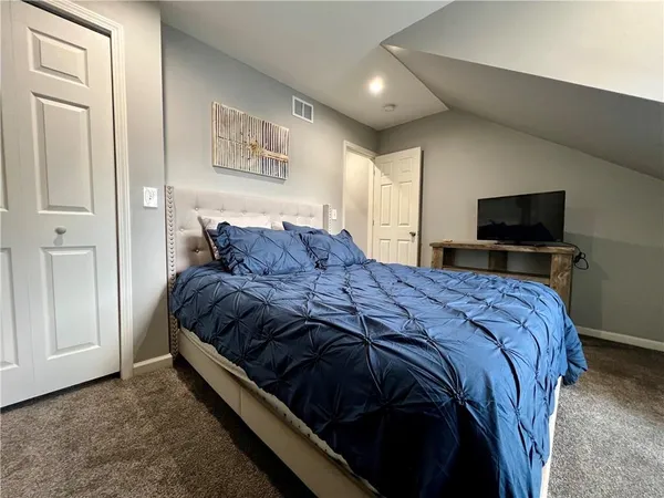 $3,300 | 3813 Foster Street, Pittsburgh, PA 15201