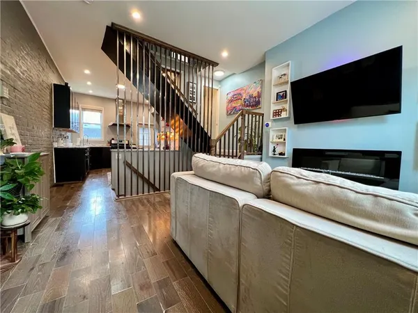 $3,300 | 3813 Foster Street, Pittsburgh, PA 15201