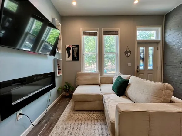 $3,300 | 3813 Foster Street, Pittsburgh, PA 15201