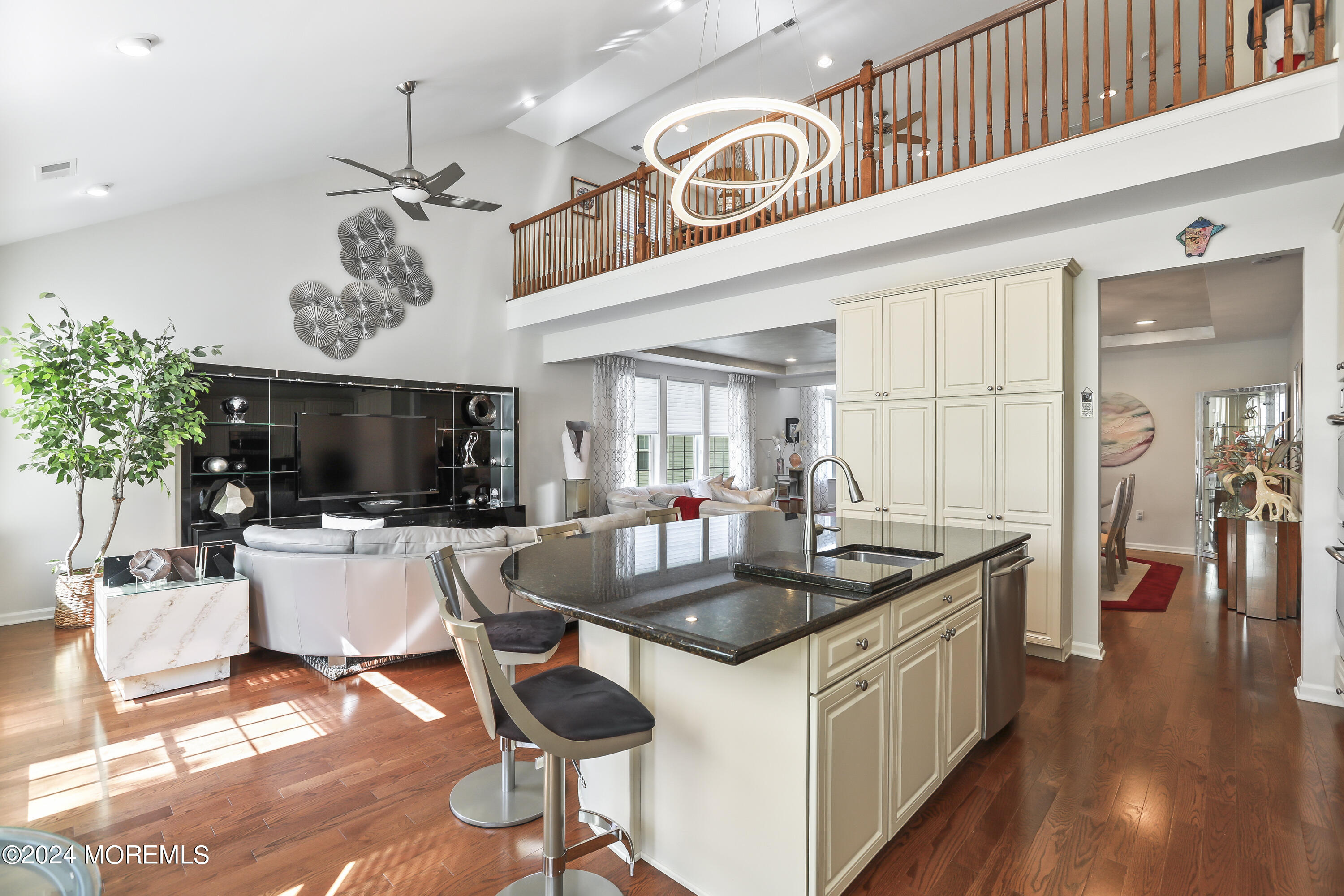 8 Shoemaker Road Manalapan, NJ 07726 - Photo 9 of 31 Kitchen/Family Room