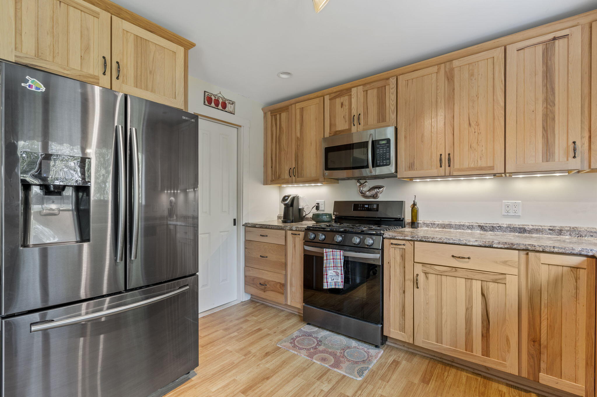 542 Wallston Road Tenants Harbor, ME 04860 - Photo 28 of 47 Main House Kitchen/Pantry