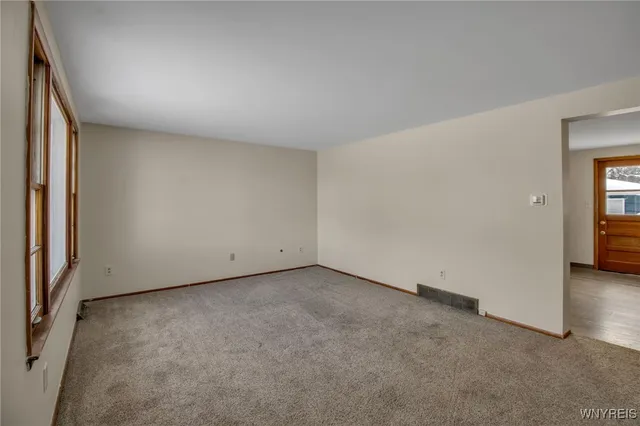 $1,900 | 201 Marrano Parkway, Unit LEFT, Cheektowaga, NY 14227