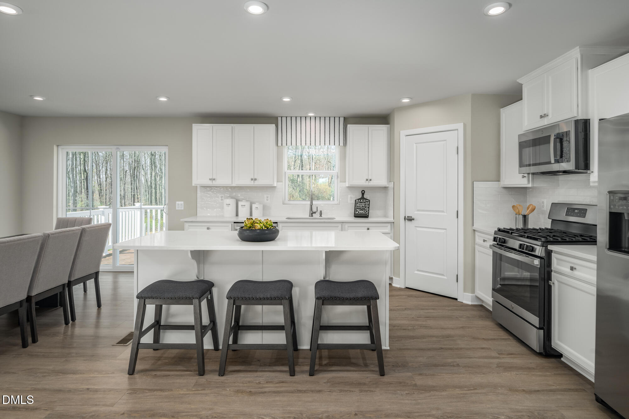 265 Matthiola Drive Wendell, NC 27591 - Photo 4 of 26 07 kitchen(3)