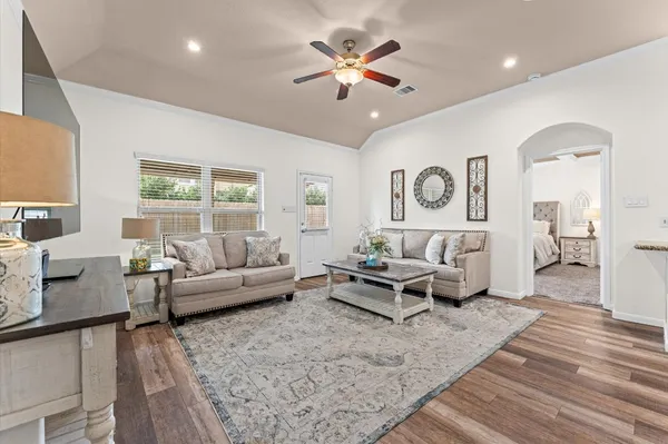 $315,000 | 5194 Kendall Cove Court, Alvin, TX 77511