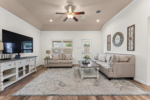 $315,000 | 5194 Kendall Cove Court, Alvin, TX 77511