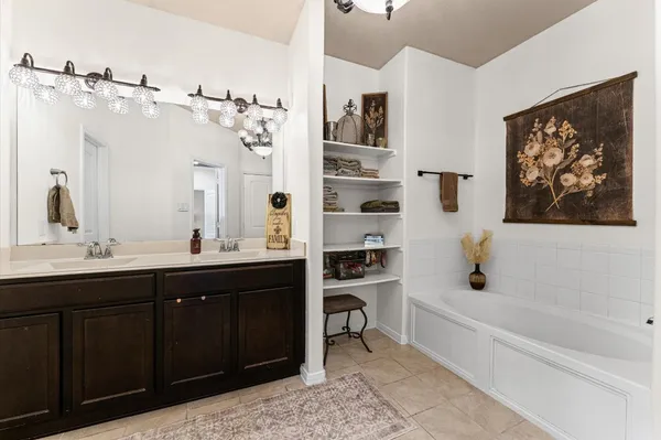 $315,000 | 5194 Kendall Cove Court, Alvin, TX 77511