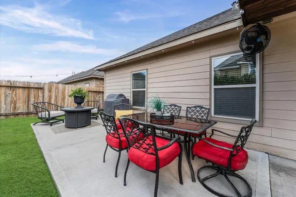 $315,000 | 5194 Kendall Cove Court, Alvin, TX 77511