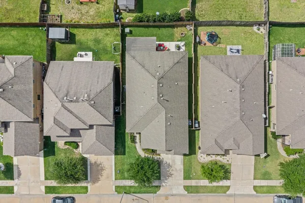 $315,000 | 5194 Kendall Cove Court, Alvin, TX 77511
