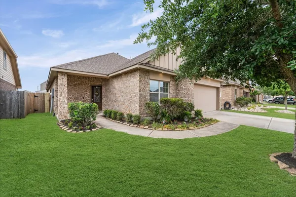 $315,000 | 5194 Kendall Cove Court, Alvin, TX 77511
