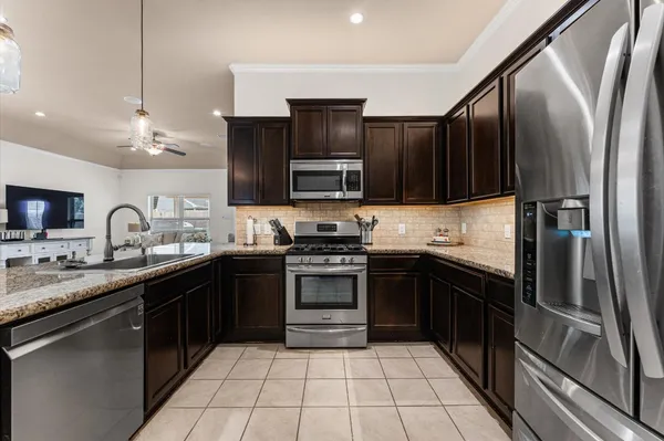 $315,000 | 5194 Kendall Cove Court, Alvin, TX 77511
