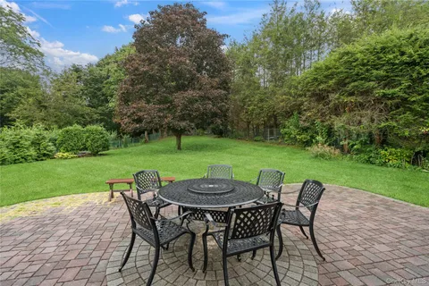 $839,000 | 20 Frazer Drive, Greenlawn, NY 11740