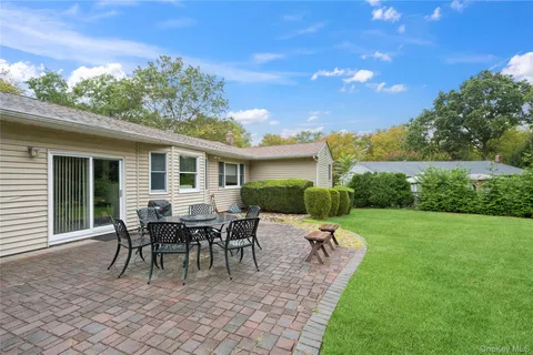 $839,000 | 20 Frazer Drive, Greenlawn, NY 11740
