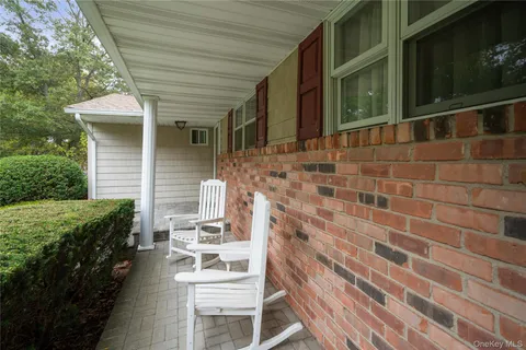 $839,000 | 20 Frazer Drive, Greenlawn, NY 11740