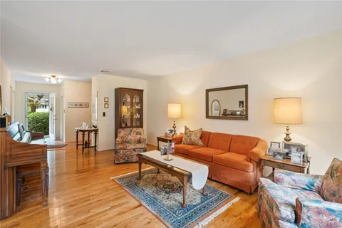 $839,000 | 20 Frazer Drive, Greenlawn, NY 11740