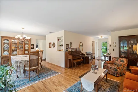 $839,000 | 20 Frazer Drive, Greenlawn, NY 11740