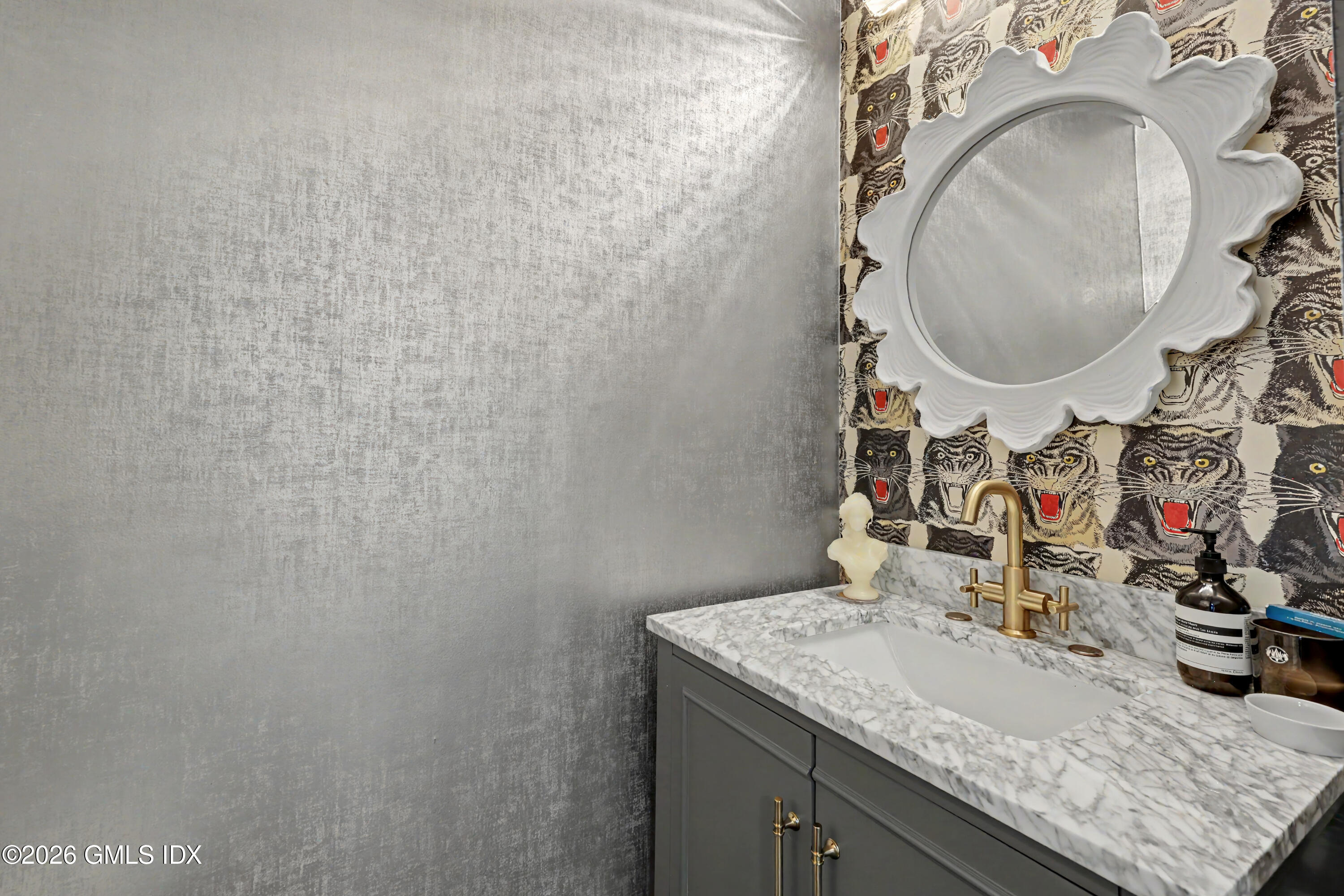 84 Hunting Ridge Road Greenwich, CT 06831 - Photo 15 of 37 Powder Room