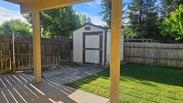 $2,800 | 580 West Sunset Street, Kingsburg, CA 93631