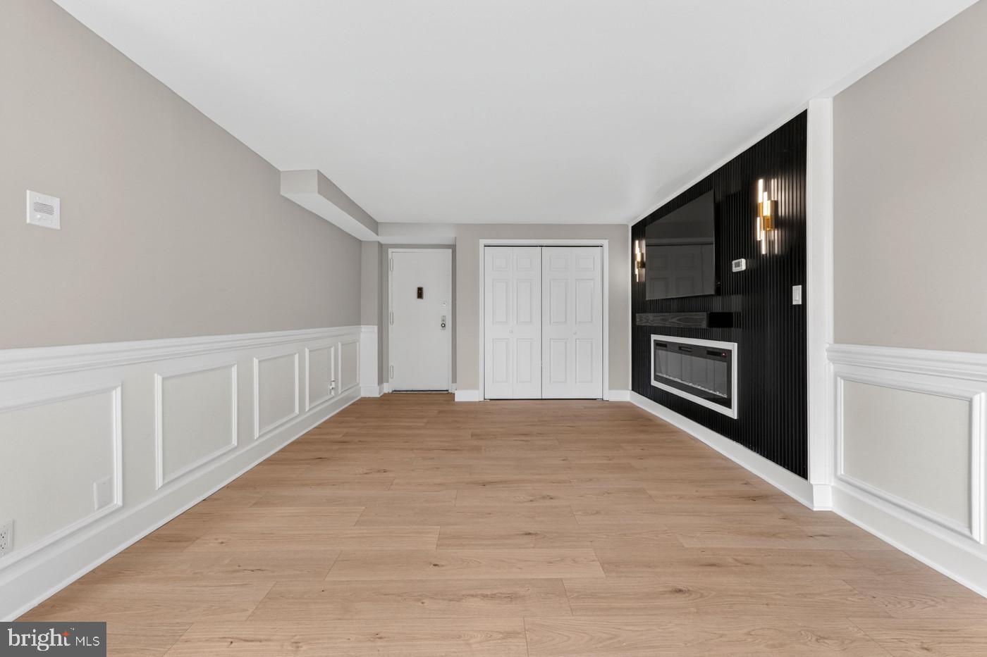 1401 North Rhodes Street, Unit 604 Arlington, VA 22209 - Photo 2 of 25 Front Door Entry/Hall Closet