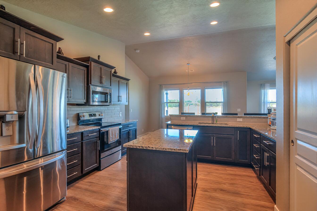 53475 Bridge Drive La Pine, OR 97739 - Photo 4 of 34 IMG_7126 (1)