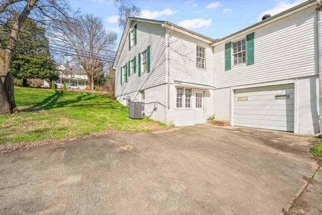 $229,900 | 4314 West Main Street, Erin, TN 37061