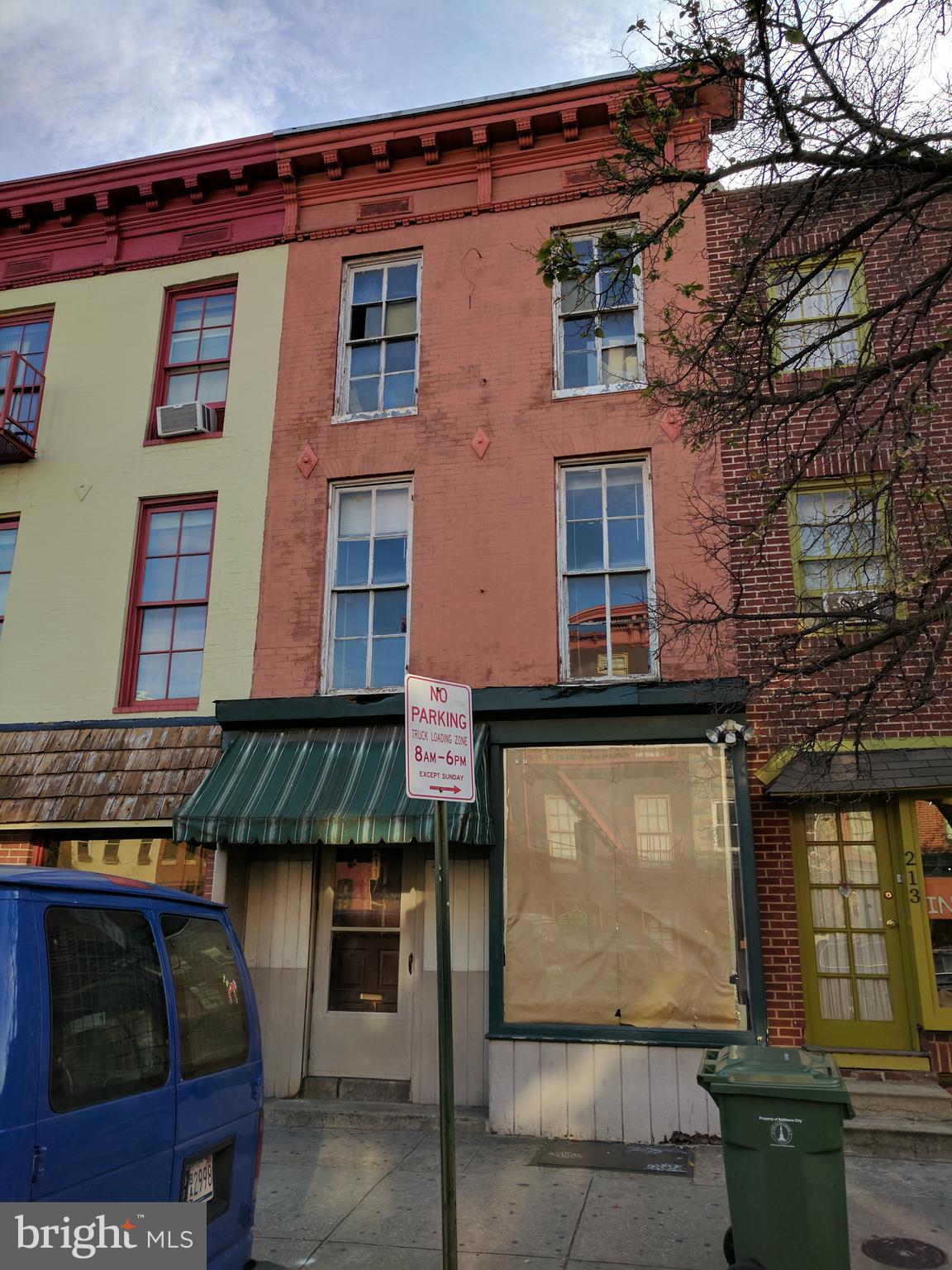 211 W Read St